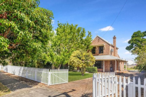 Sunny Busselton, Busselton